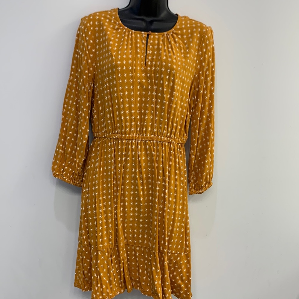 Old Navy. Printed, mustard yellow dress. Medium petite. Worn once.